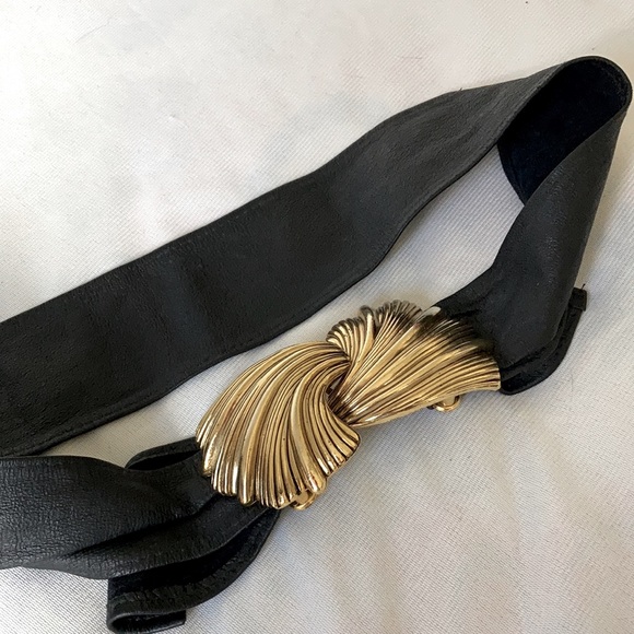 Vintage genuine leather belt with Bow Clasp - Picture 4 of 4